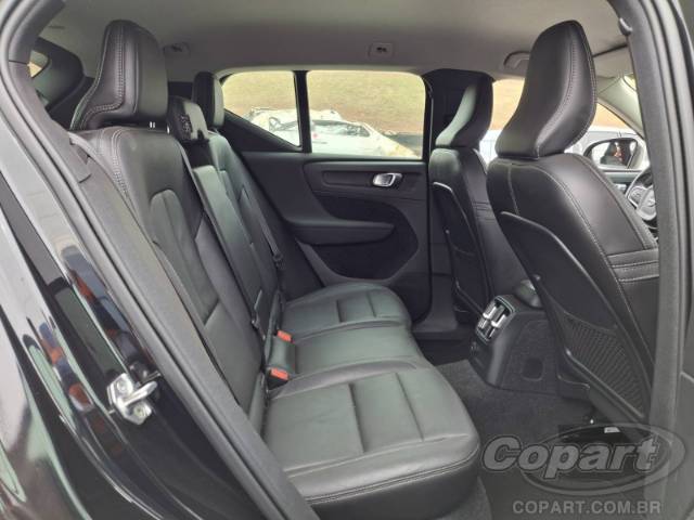 2021 VOLVO XC40 