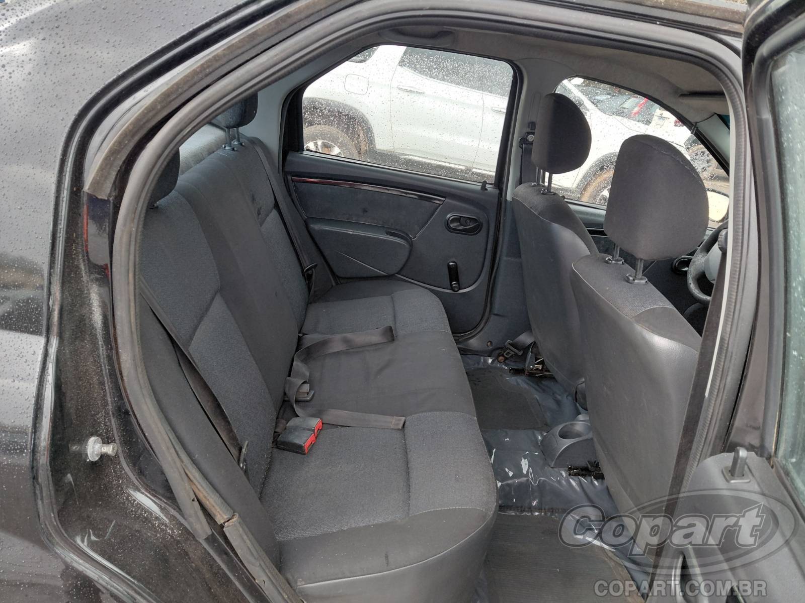 Foto 6 de 10: 2009 RENAULT LOGAN