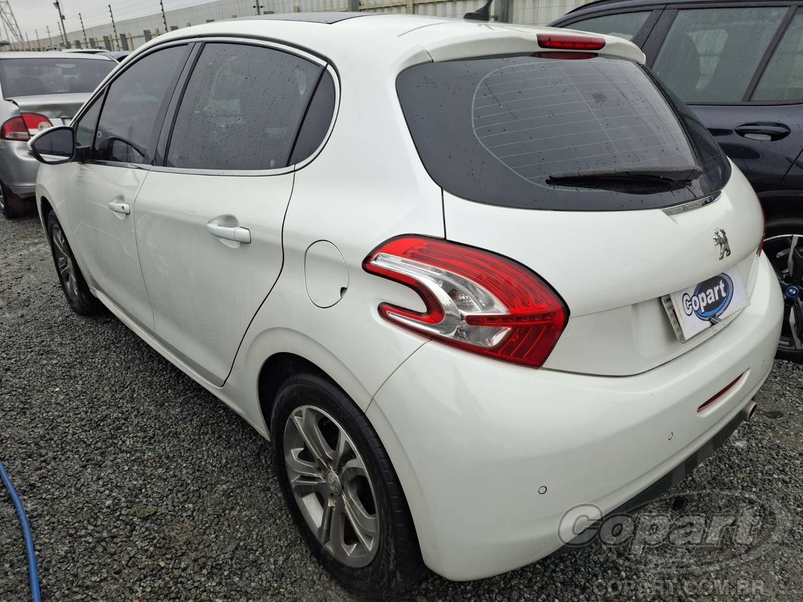 Foto 3: 2014 PEUGEOT 208