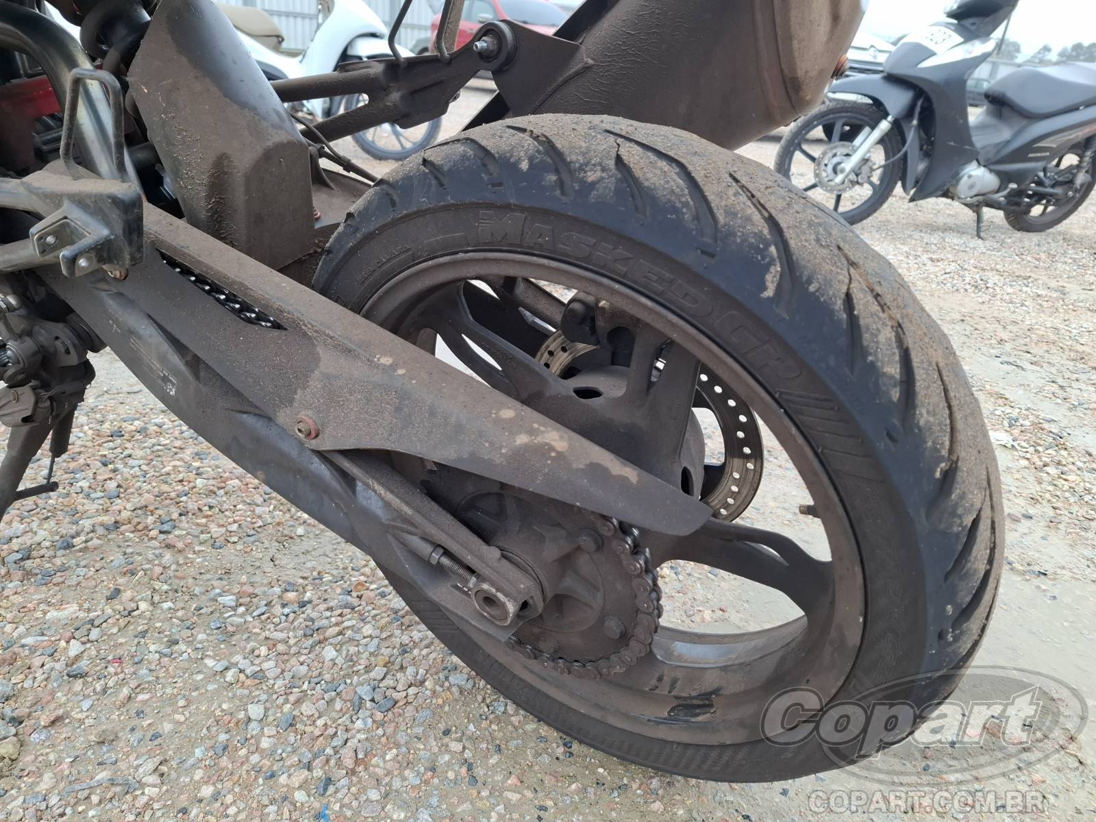 Foto 7 de 10: 2022 BMW G 310