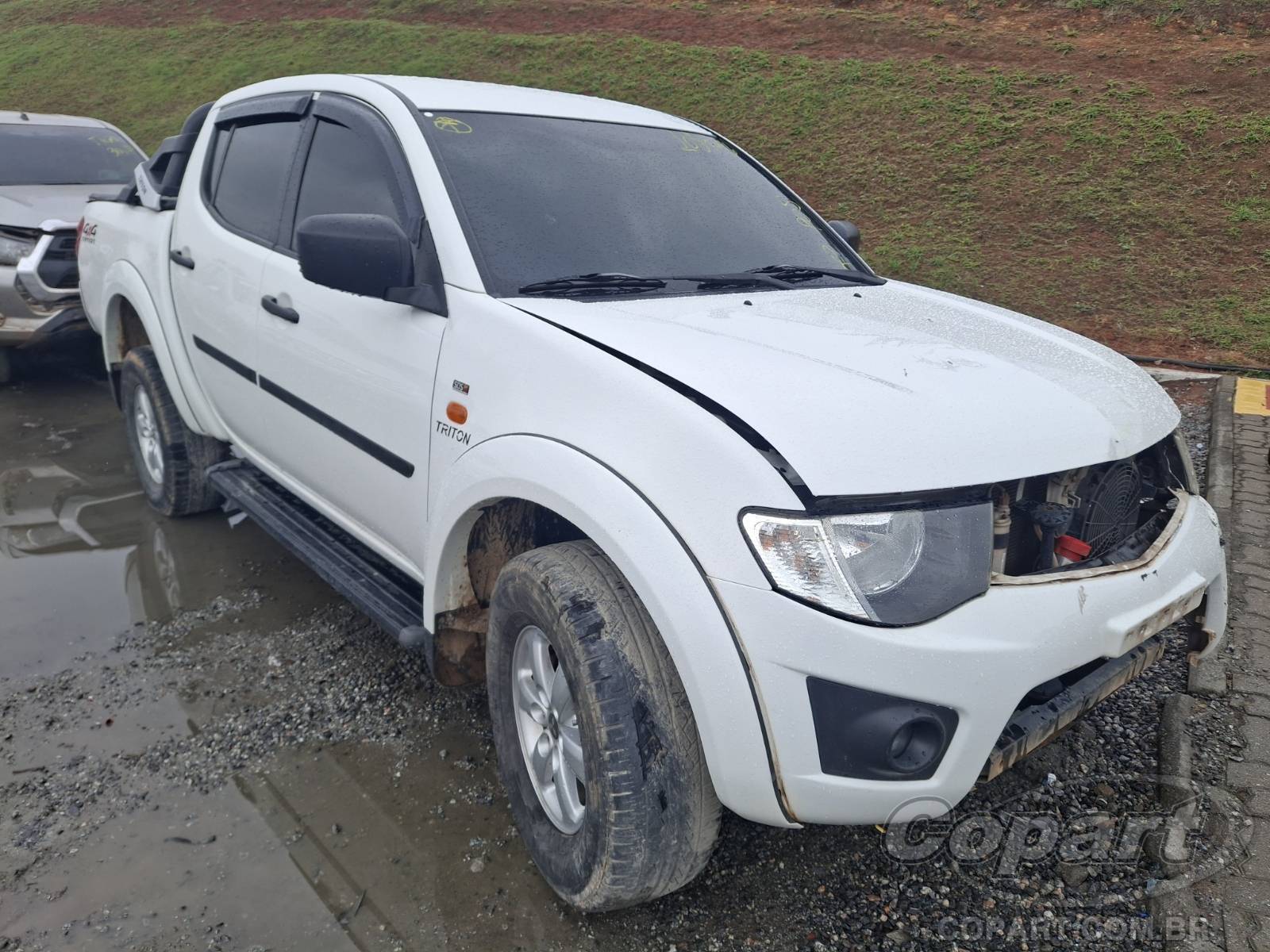 Veículo Mitsubishi L200 Mitsubishi L200 Triton 2.4 16V 2015 2015 em leilão