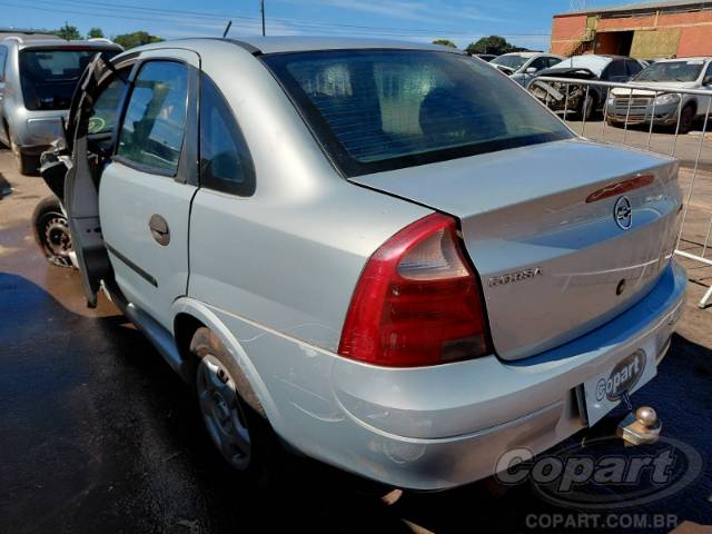 2004 CHEVROLET CORSA SEDAN 