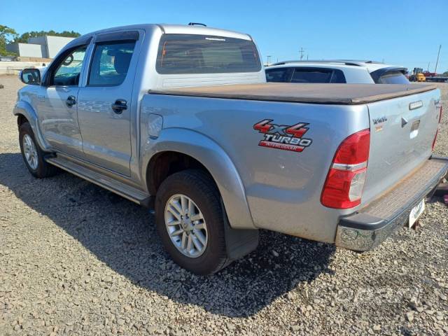 2015 TOYOTA HILUX CD 