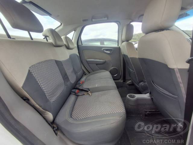 2015 FIAT GRAND SIENA 