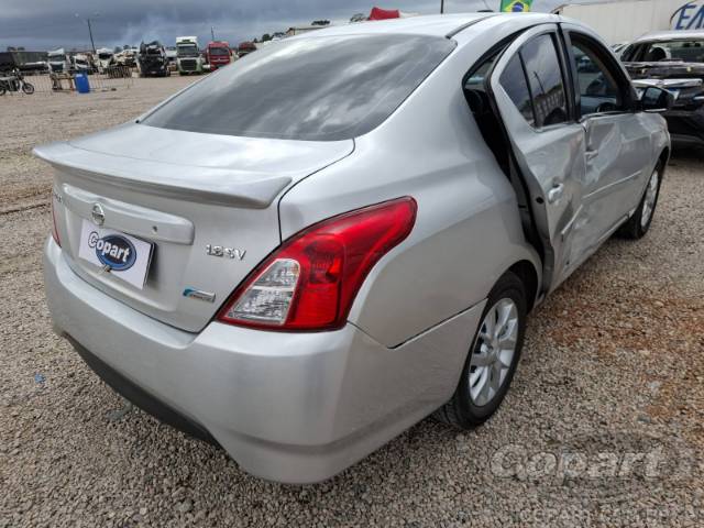 2017 NISSAN VERSA 