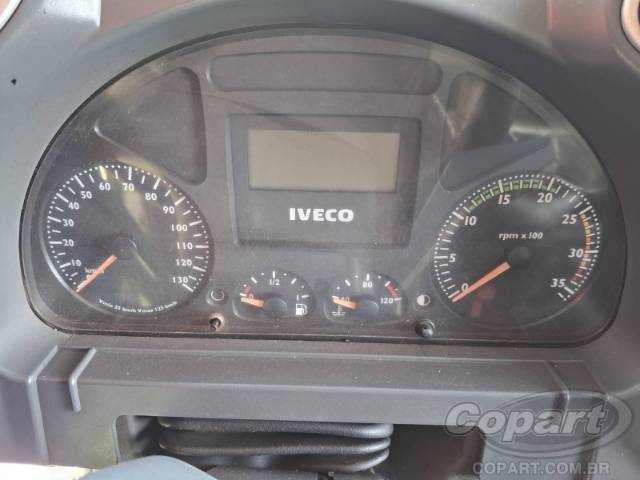 2011 IVECO TECTOR 