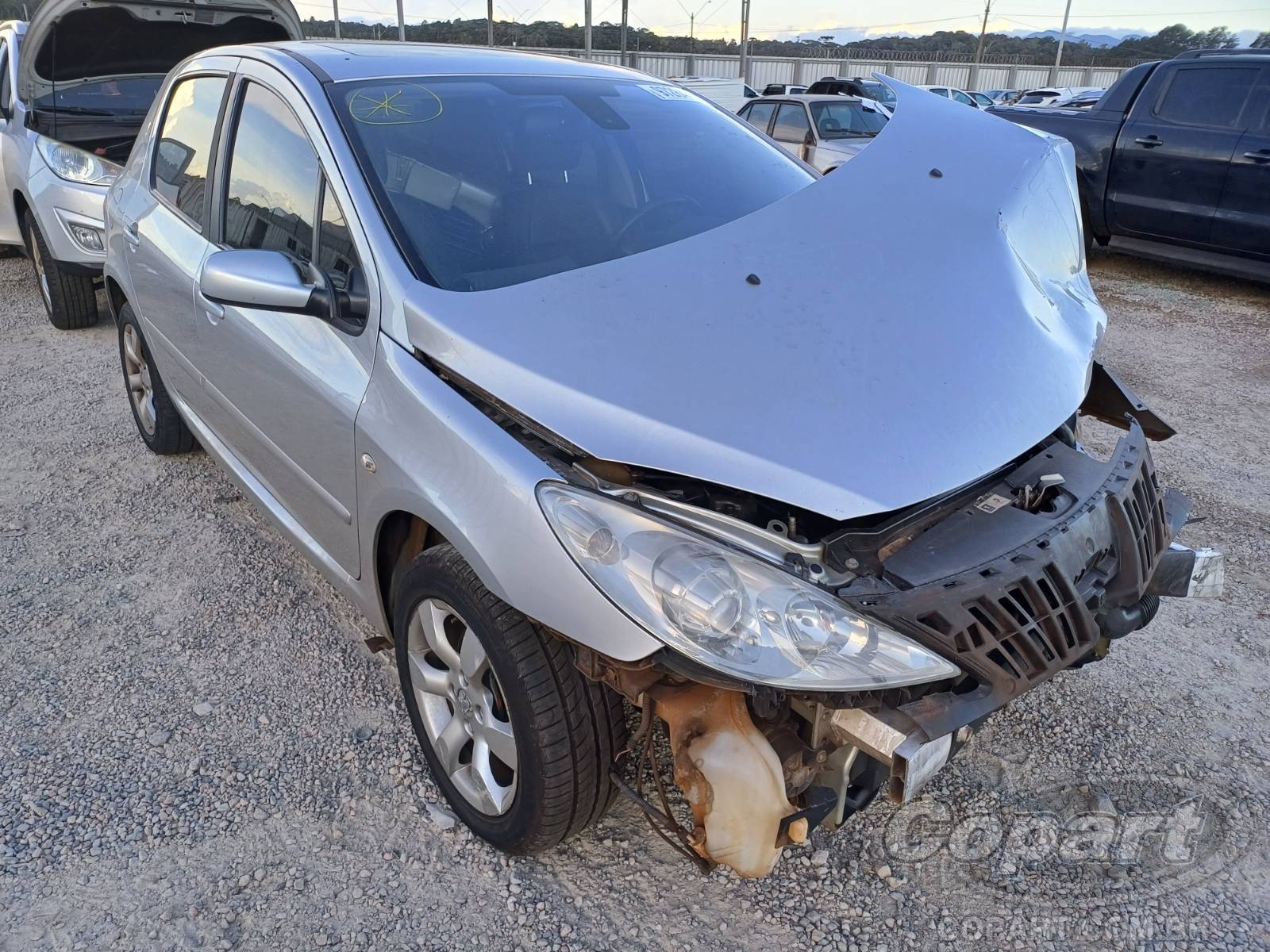 Veículo Peugeot 307 Peugeot 307 Griffe 2.0 16V 2008 Colisão Média Monta 2008 em leilão