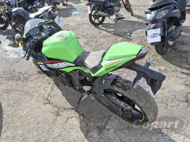 2025 KAWASAKI NINJA ZX-6R 