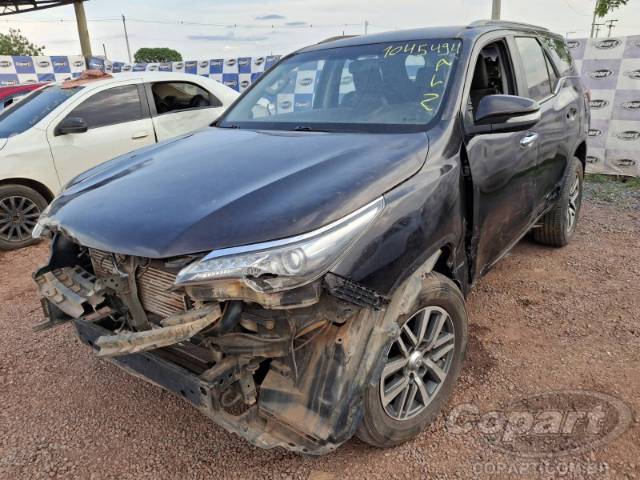 2017 TOYOTA HILUX SW4 