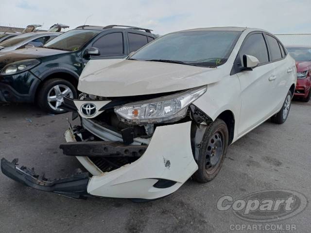 2025 TOYOTA YARIS SEDA 