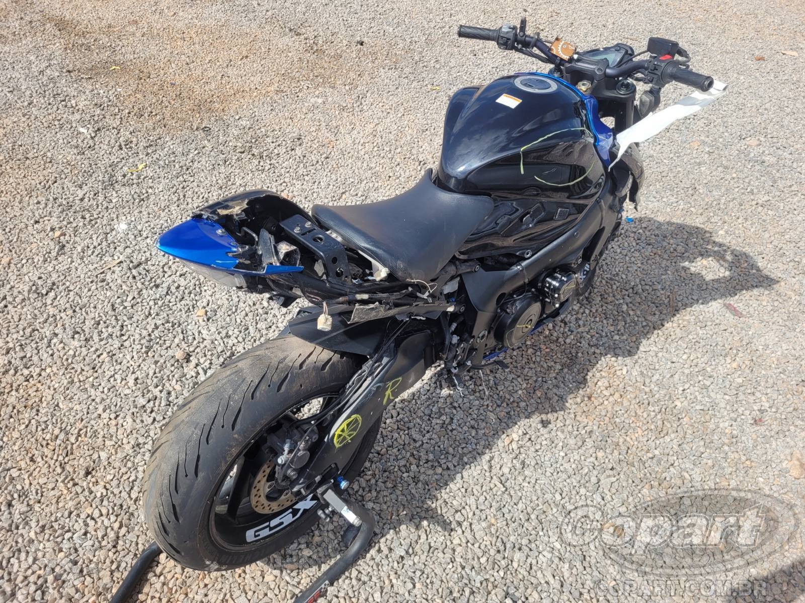 2021 SUZUKI GSX-S — foto 4 de 13