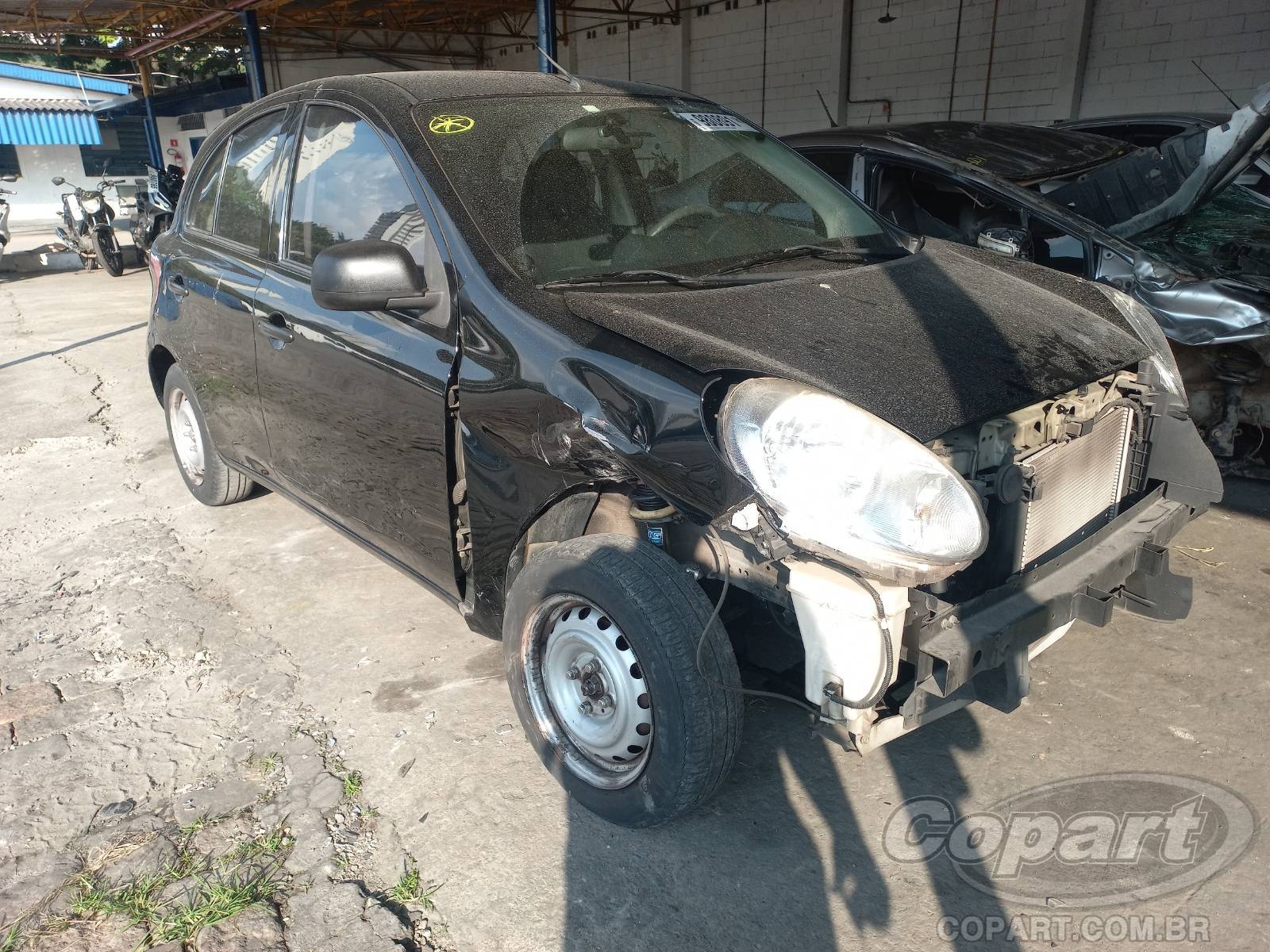 Veículo Nissan March Nissan March 1.0 16V 2012 Médio Estado com Motor Funcionando 2012 em leilão