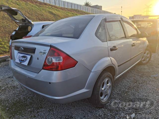 2006 FORD FIESTA SEDAN 