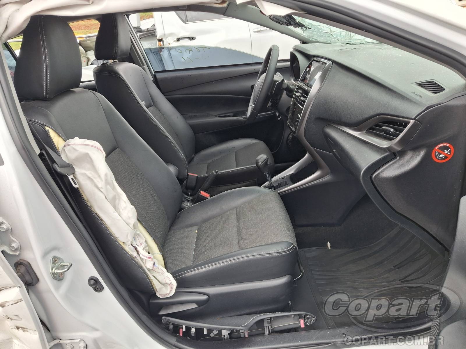Foto 5: 2025 TOYOTA YARIS SEDA
