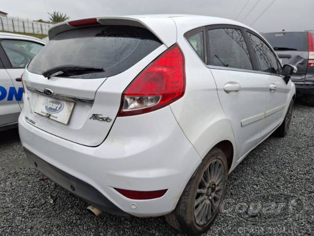 2016 FORD FIESTA 