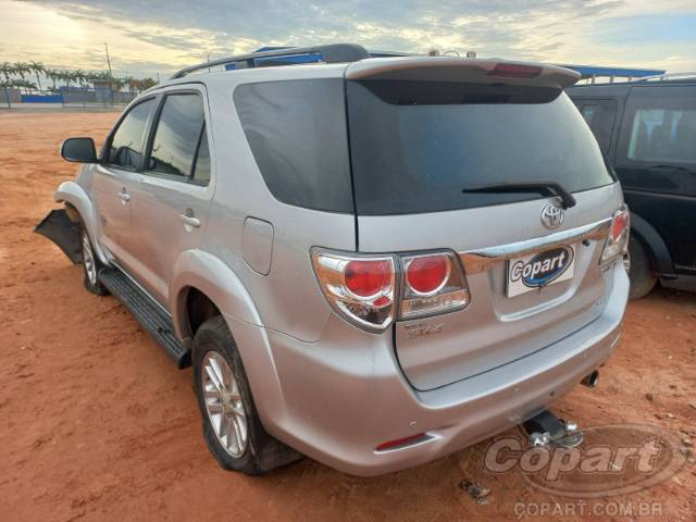 2014 TOYOTA HILUX SW4 