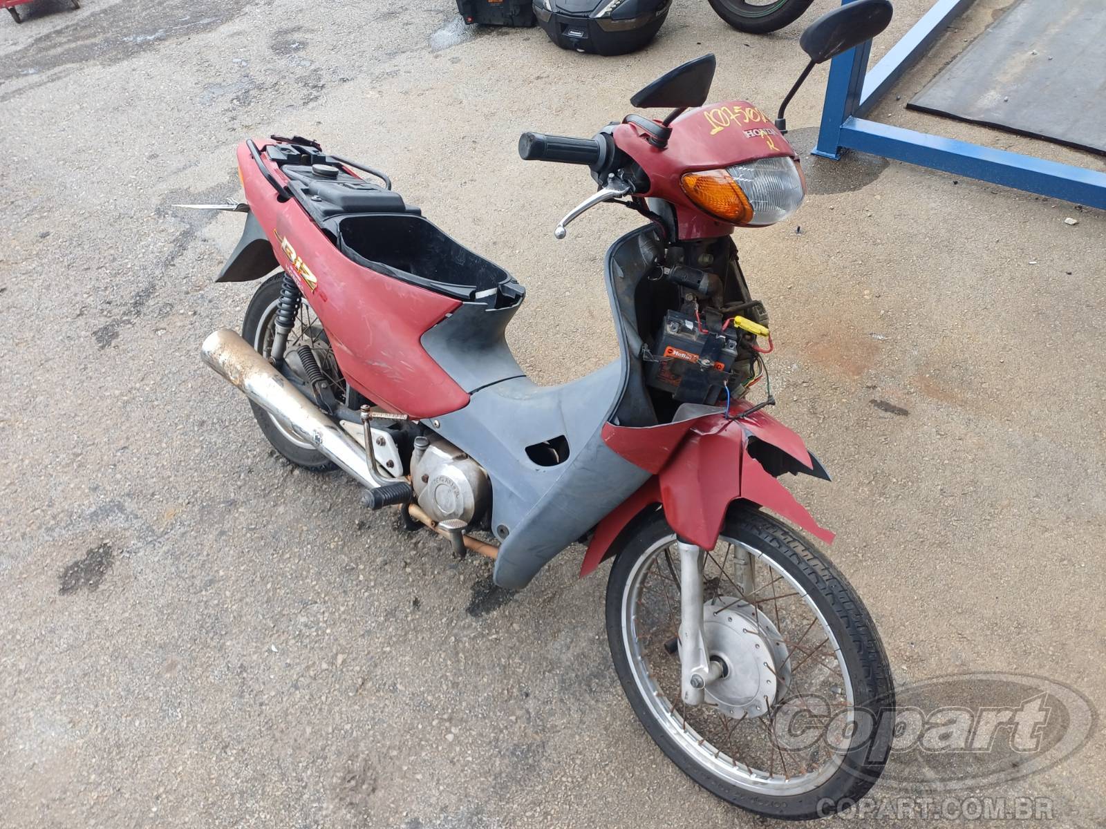 1999 HONDA C 100