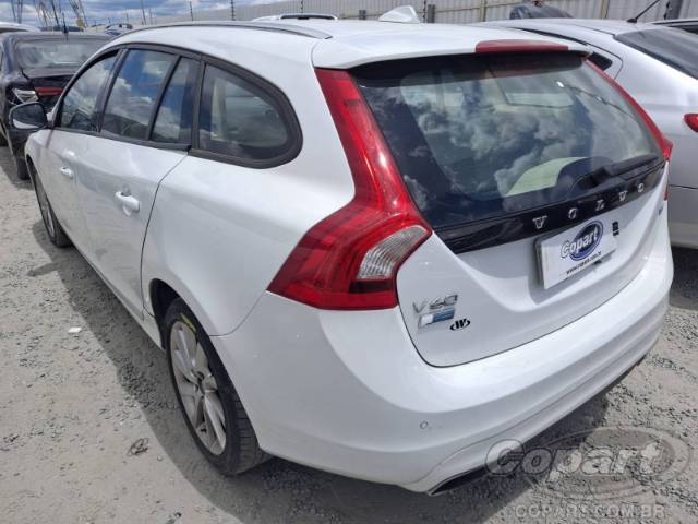 2015 VOLVO V60 