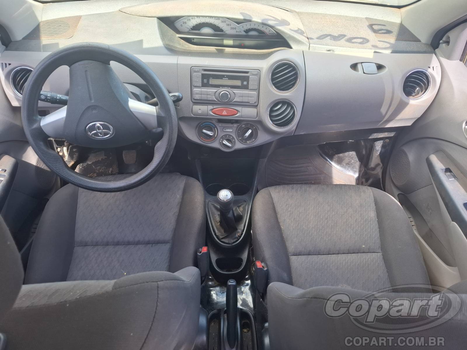 Foto 9 de 11: 2013 TOYOTA ETIOS