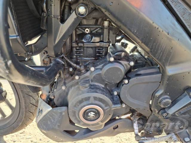 2025 BAJAJ DOMINAR 