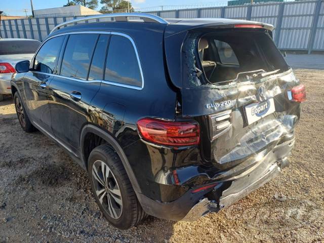 2025 MERCEDES BENZ GLB 