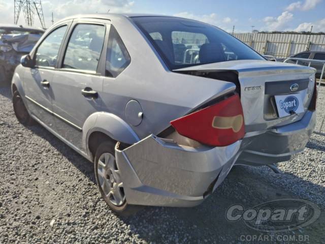 2005 FORD FIESTA SEDAN 