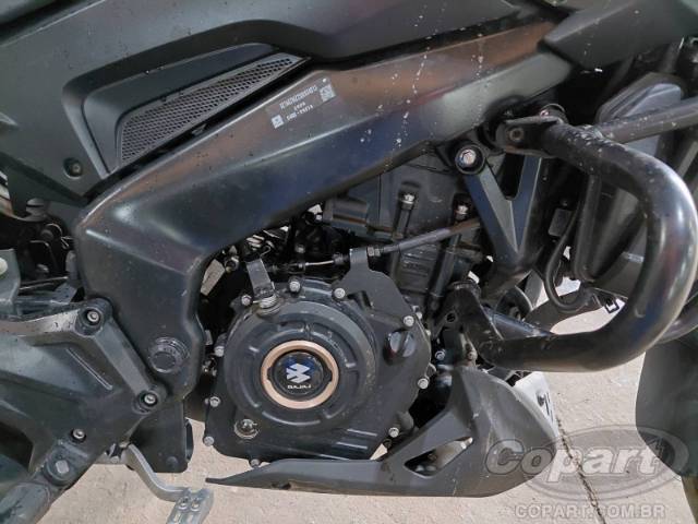 2025 BAJAJ DOMINAR 