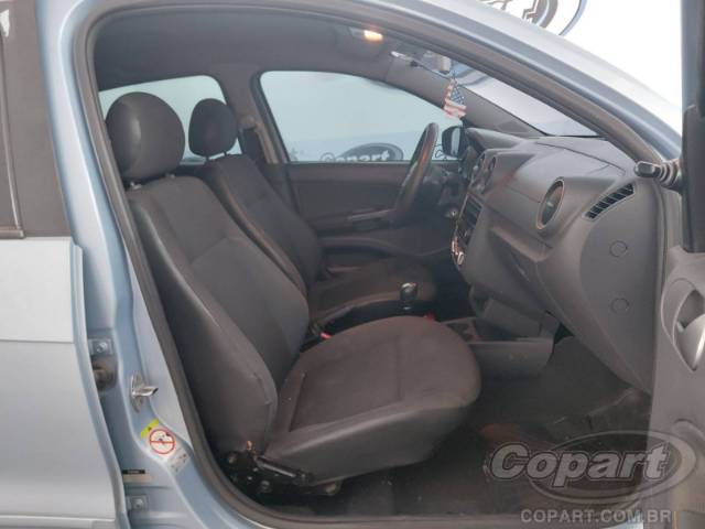 2015 VOLKSWAGEN VOYAGE 