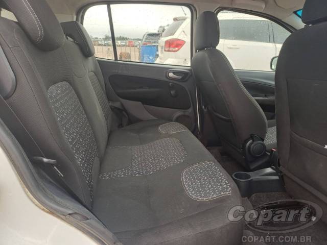2015 FIAT UNO 
