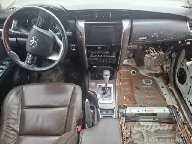 2017 TOYOTA HILUX SW4 