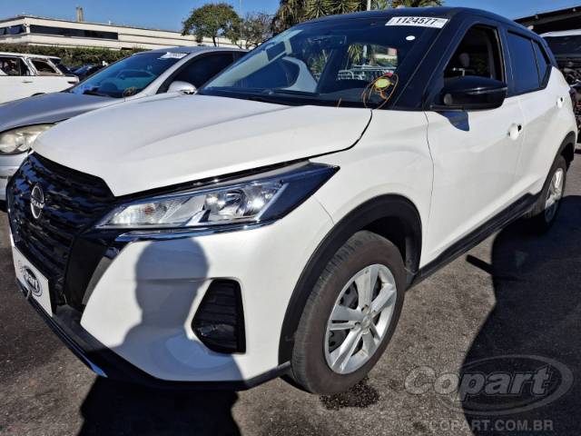 2024 NISSAN KICKS 