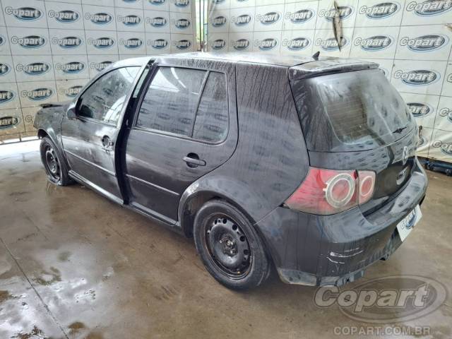 2010 VOLKSWAGEN GOLF 