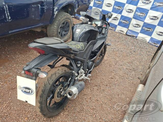 2025 YAMAHA YZF R15 