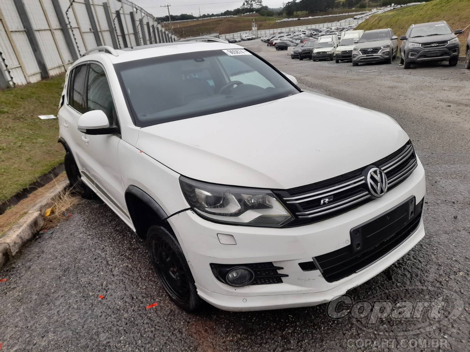 Veículo VW - VolksWagen Tiguan VOLKSWAGEN TIGUAN 2.0 TSI 2013 2014 em leilão