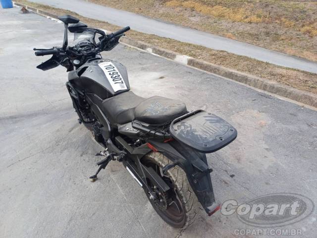 2025 BAJAJ DOMINAR 