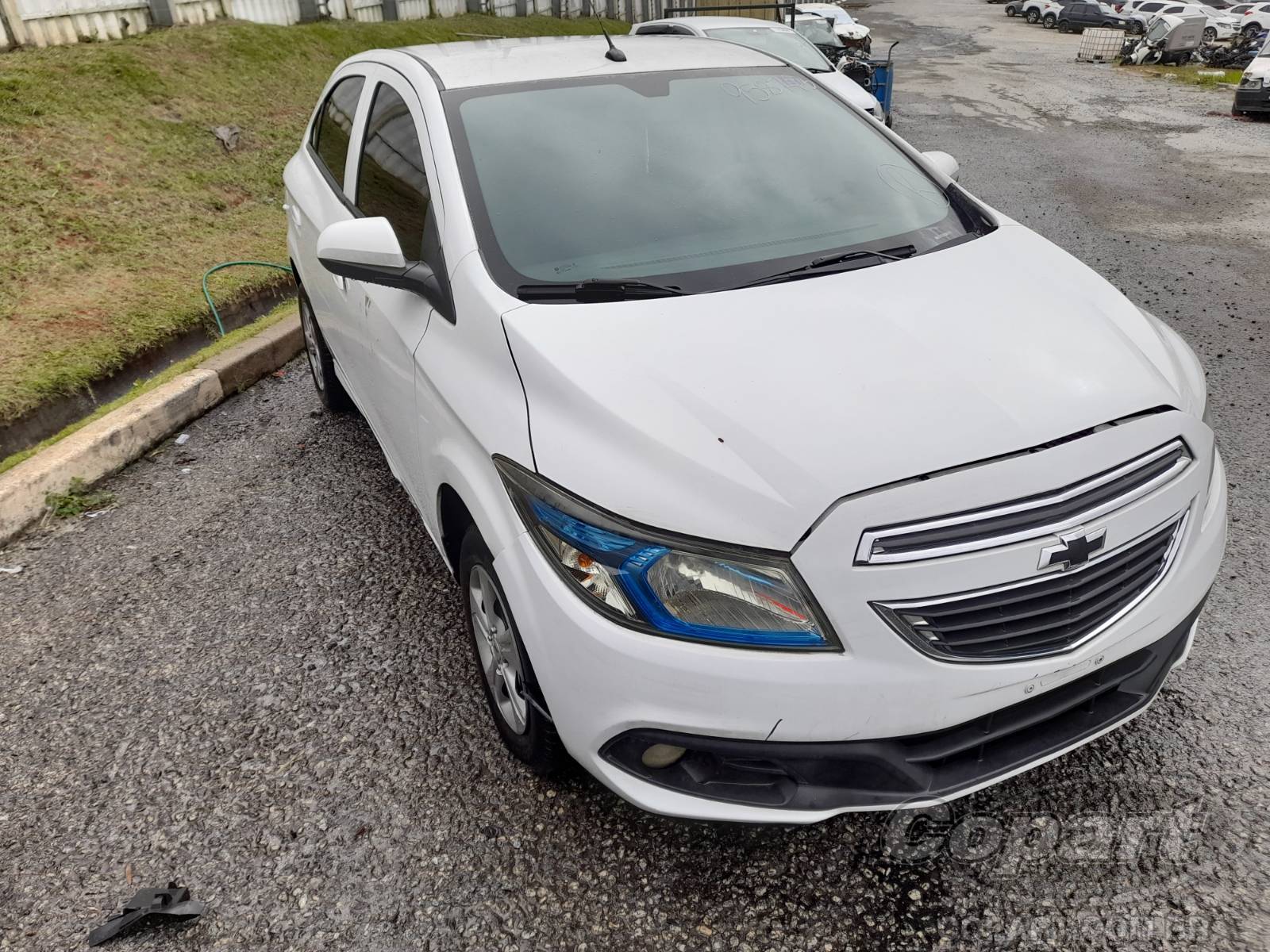 Veículo GM - Chevrolet Onix 2013 CHEVROLET ONIX LT 1.0 SPE FLEXIVEL ALCOOL/GASOLINA 2013 em leilão