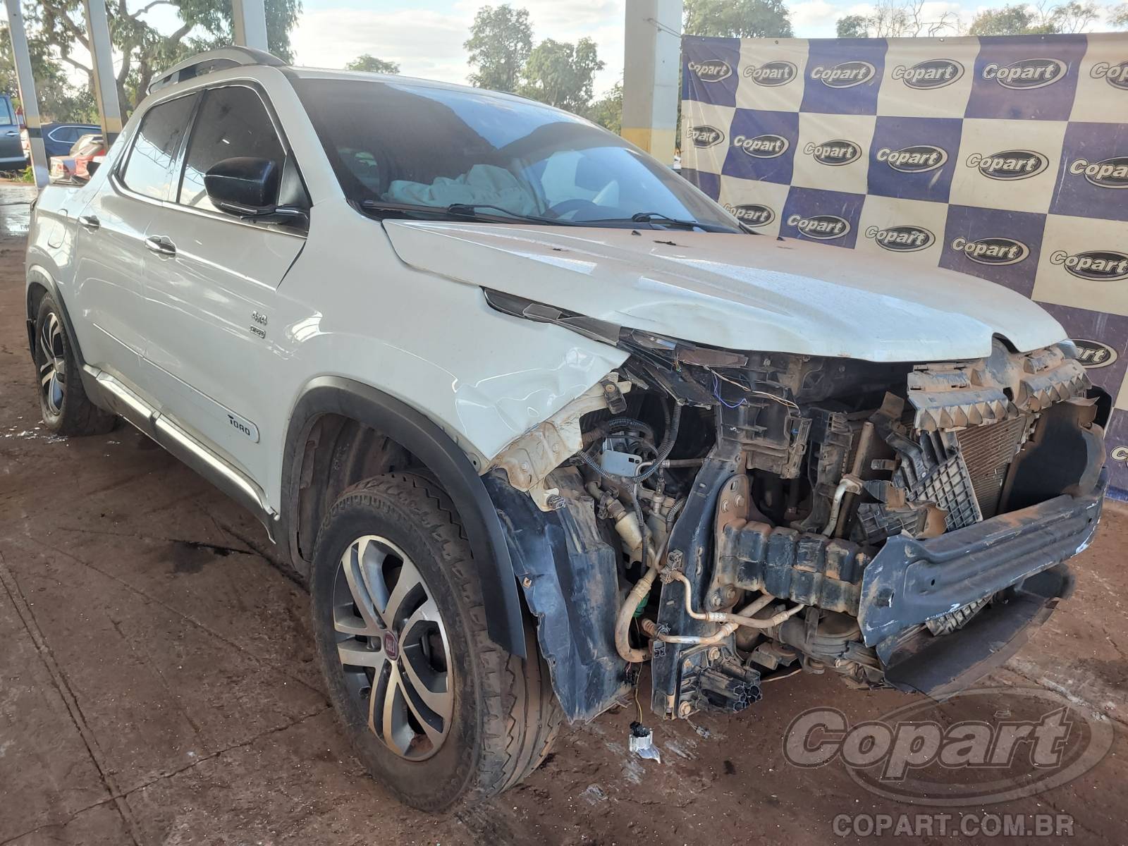 Veículo Fiat Toro 2017 FIAT TORO Volcano AT9 2.0 MultiJet Turbo Diesel 2017 em leilão