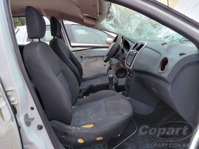 2017 RENAULT SANDERO 