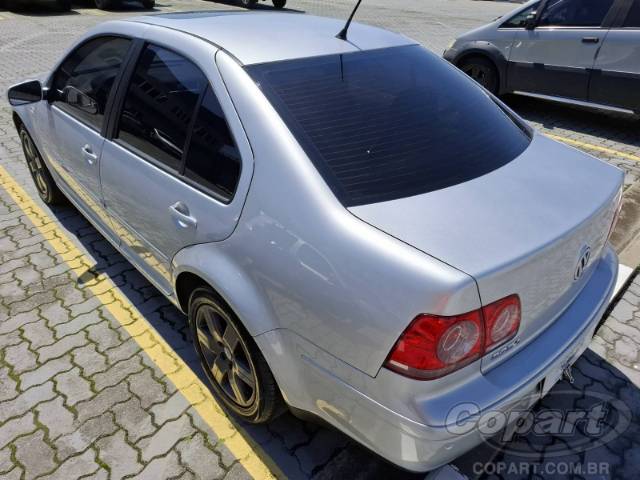 2011 VOLKSWAGEN BORA 