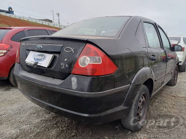 2006 FORD FIESTA SEDAN 