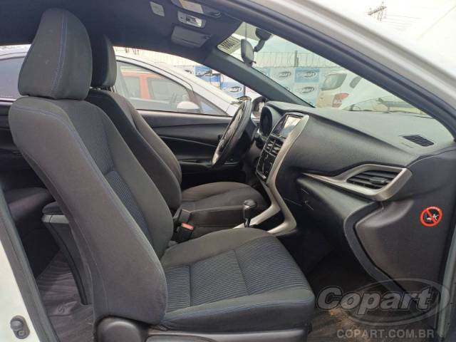 2022 TOYOTA YARIS 