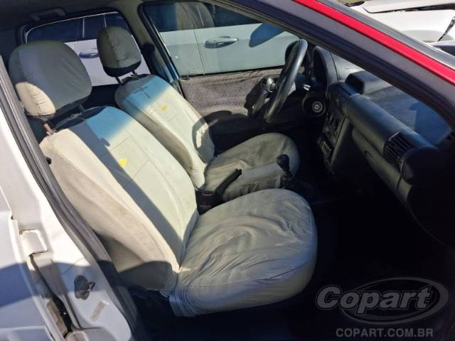 2000 CHEVROLET CORSA SEDAN 