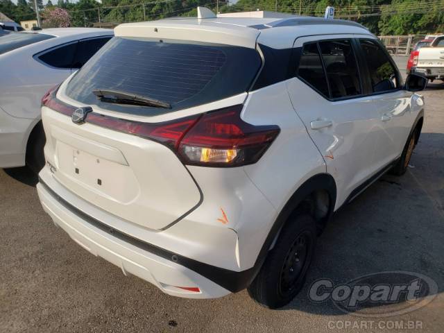2023 NISSAN KICKS 