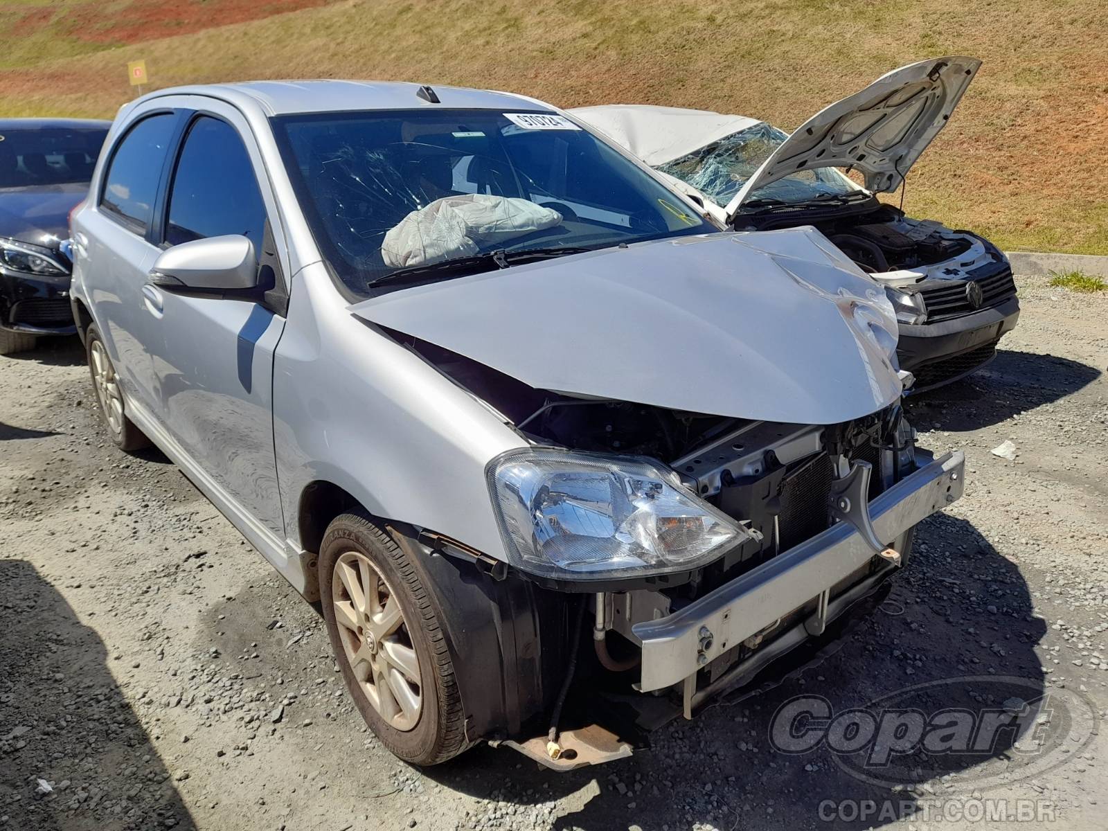 Veículo Toyota Etios Toyota Etios XLS AT 1.5 16V Dual VVT-i 2018 Médio Dano Frontal 2018 em leilão