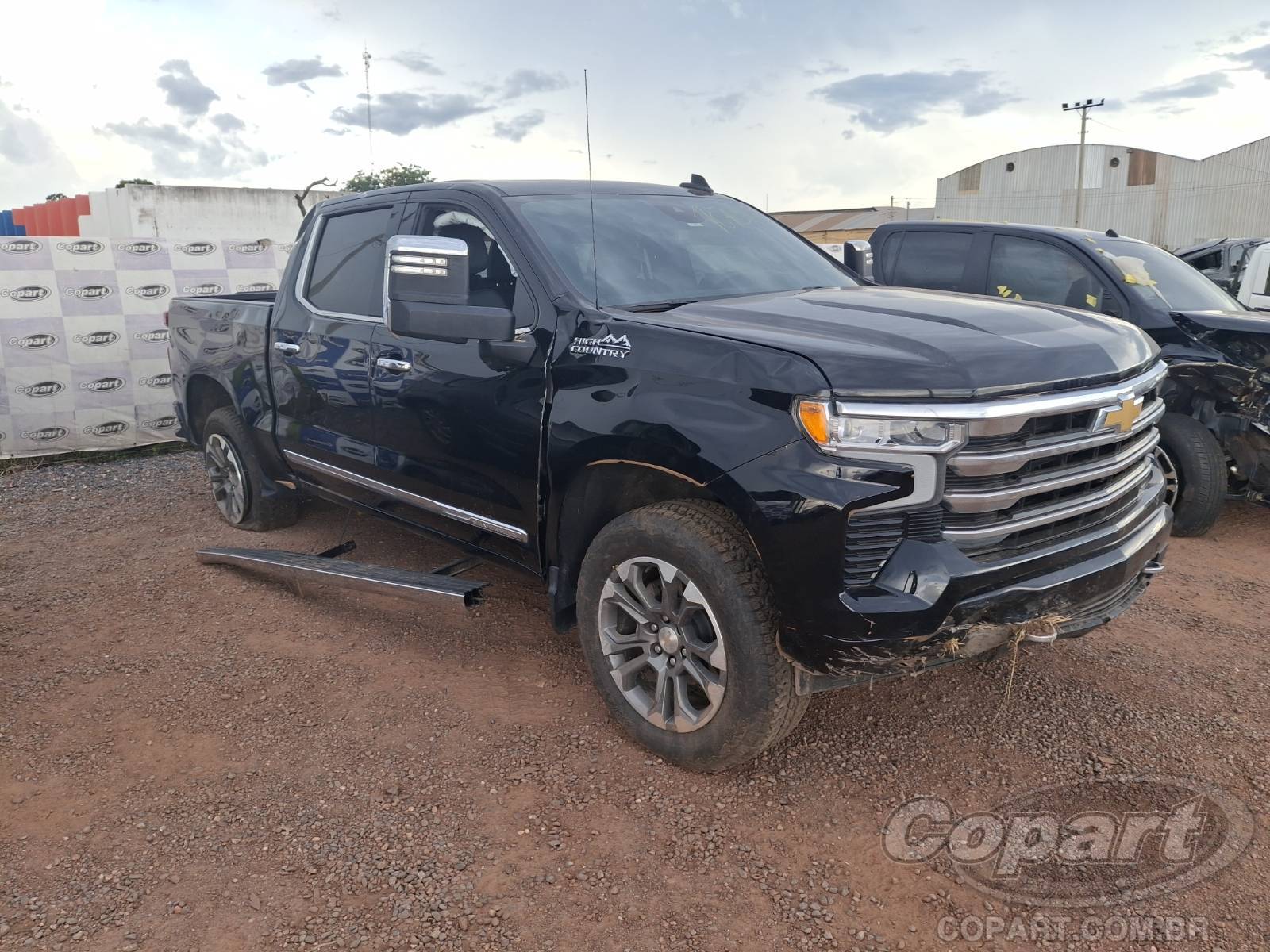 Veículo GM - Chevrolet Silverado Chevrolet Silverado High Country 5.3 V8 2025 Colisão 2025 em leilão