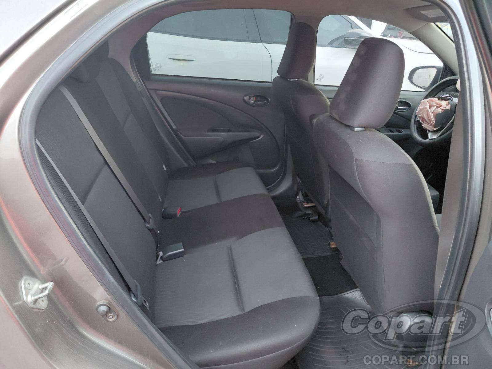 2019 TOYOTA ETIOS SEDA — foto 6 de 11