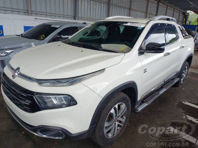2017 FIAT TORO 