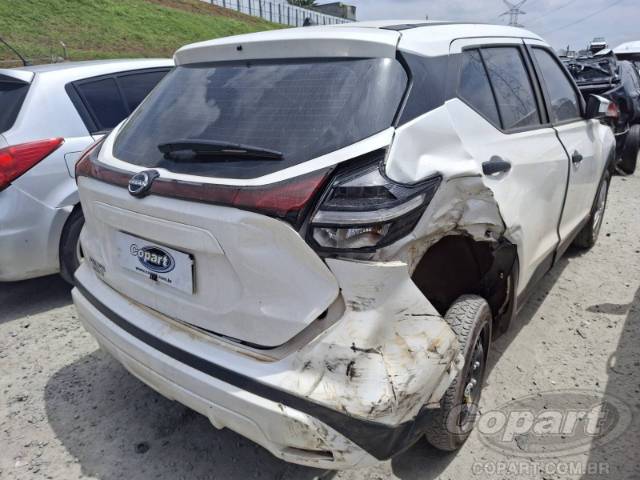 2025 NISSAN Kicks Play 