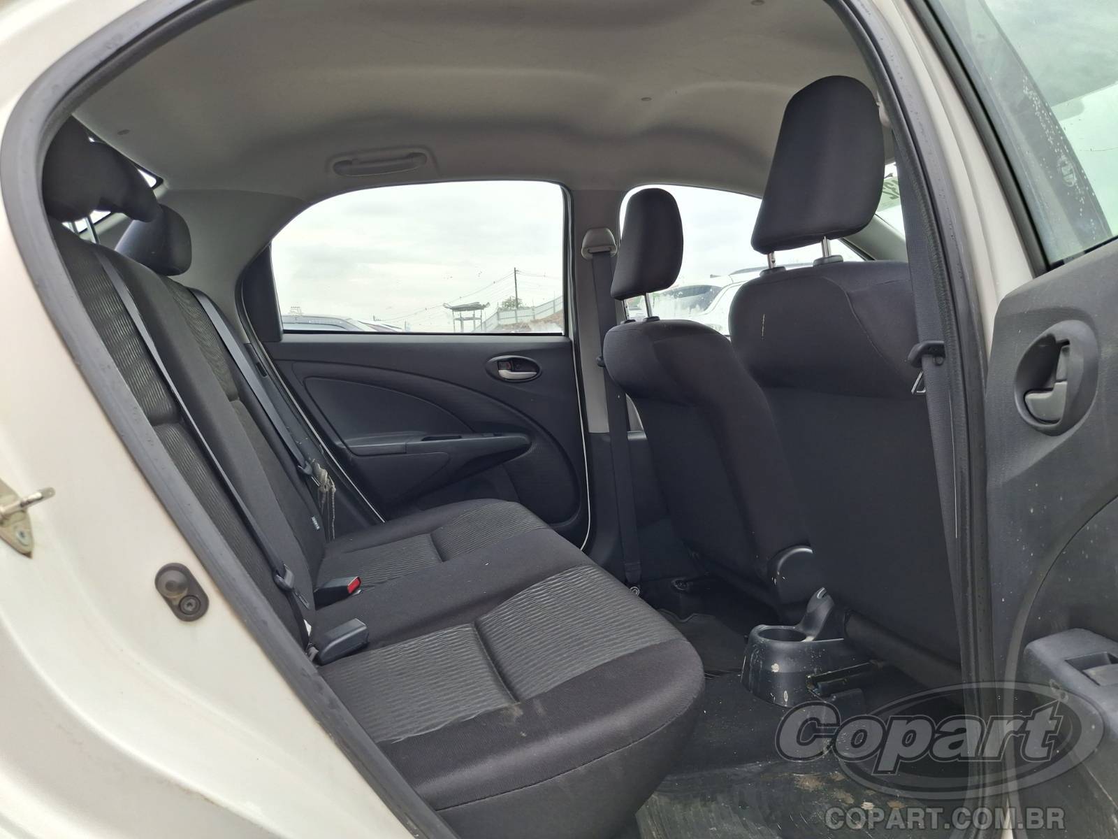 Foto 6 de 10: 2019 TOYOTA ETIOS SEDA