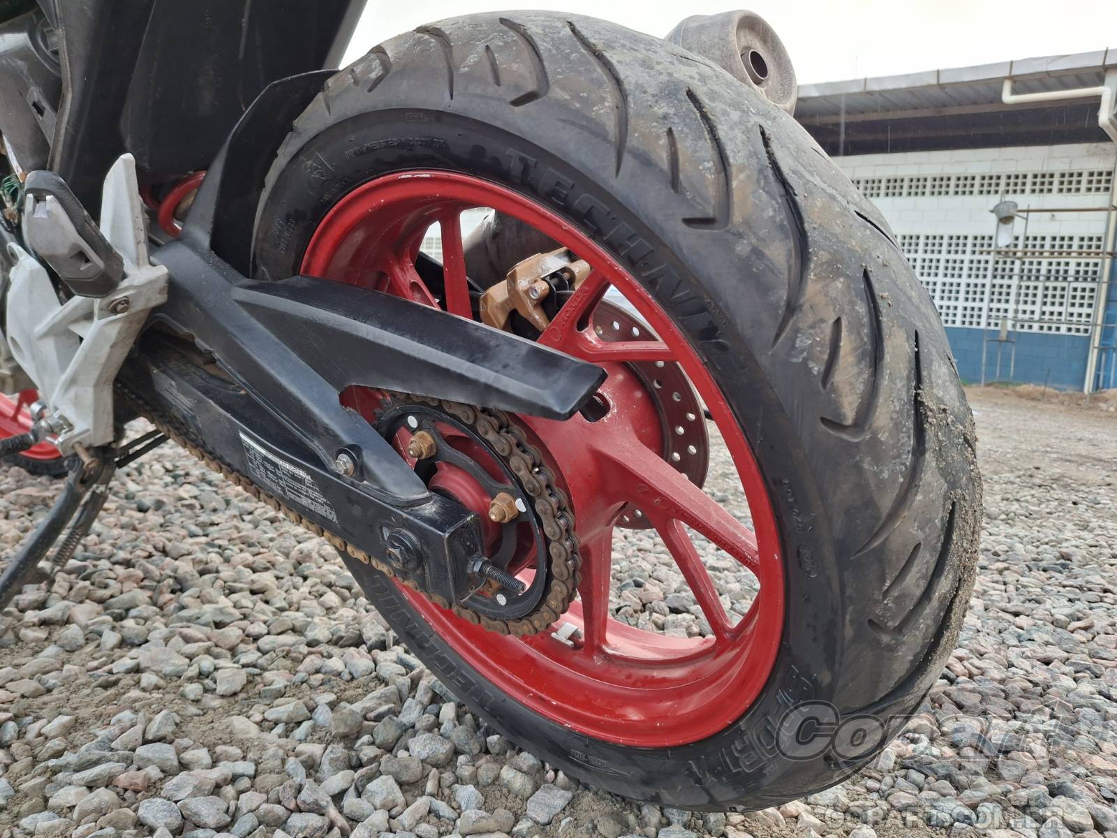 2018 HONDA CB 250 F — foto 8 de 10